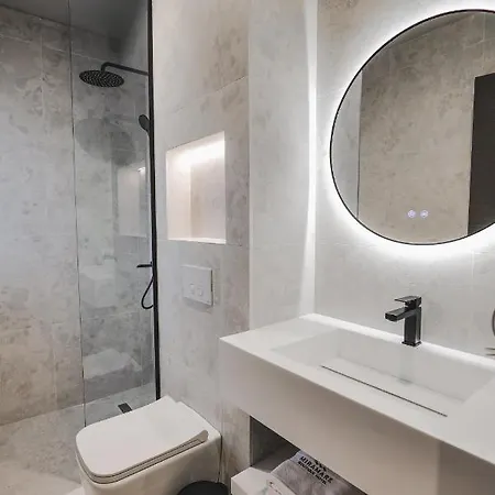 Miramare Boutique מלון 4*