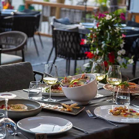 מלון Miramare Boutique